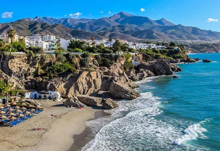 El Capistrano Village Spacious Home, Large Terrace Nerja Bagian luar foto